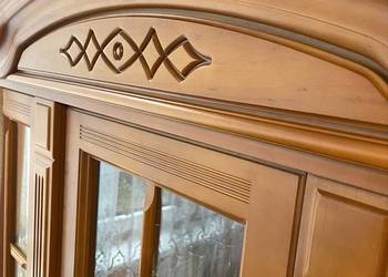 Meble do salonu ze stołem rozkładanym