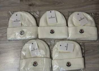 Czapki moncler