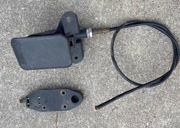 ZAMEK KLAPY DRZWICZEK SCHOWKA KABINY RENAULT 82359792 A01232B GAMA T RANGE