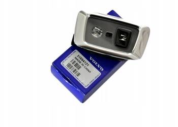 VOLVO XC60 II tylna lewa lampka podsufitki OE 31694121