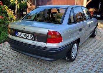 Opel Astra,stan kolekcjonerski,mały przebieg