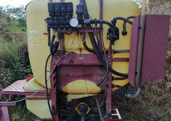 Opryskiwacz polowy zawieszany