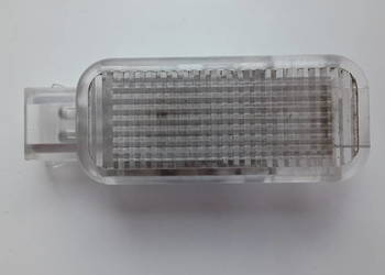 VW Passat B5 Lampka oświetlenia boczka drzwi 3B0947415 Dioda
