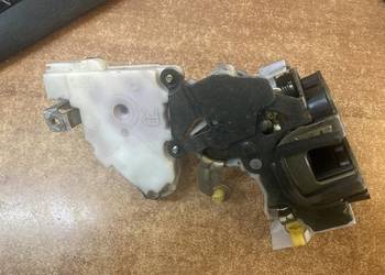 TERRANO II MAVERICK ZAMEK DRZWI LEWY PRZÓD 93-99r