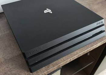 Konsola PS4 Pro 1TB (cały zestaw)