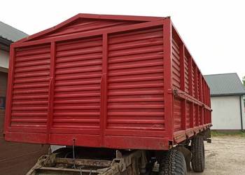 Przyczepy D 732 4 tony wywrotka zarejestrowana, D83 16 ton magazyn