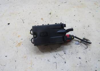 SKRZYNKA BEZPIECZNIKÓW OPEL CORSA F 1.2 VTI 45023401