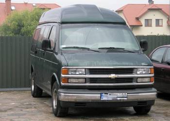 Samochód przystosowany jako camper, zadbany, bagażniki