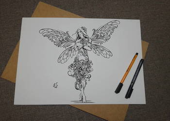 Rysunek: kobieta-motyl, cienkopis - blok tech. A3, 250 g/m2