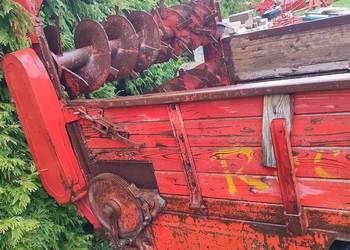 Rozrzutnik obornika 3 tony do c330 mf Strauttman