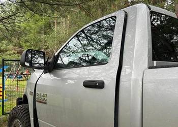 Sprzedam silnik 6.4 hemi dodge ram z przebiegiem oryginał 140 tys km