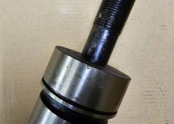 Sworzeń zwrotnicy górny lewy Fortschritt ZT323A