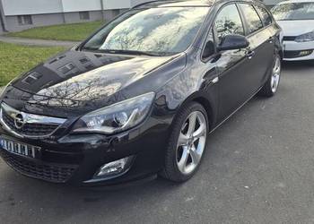 Opel Astra J zamienię na przyczepę kempingową