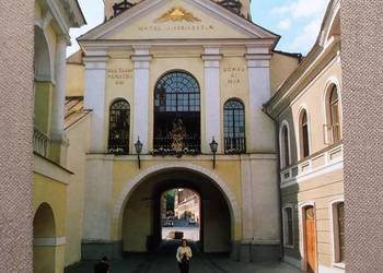 WILNO - OSTRA BRAMA I KAPLICA MATKI BOŻEJ OSTROBRAMSKIEJ