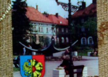 WIDOK NA FONTANNĘ W WODZISŁAWIU ŚLĄSKIM