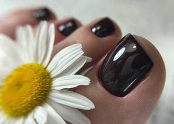 Pedicure idealny na lato, wakacje i codzienność