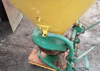 Rozsiewacz nawozu lejek Bąk