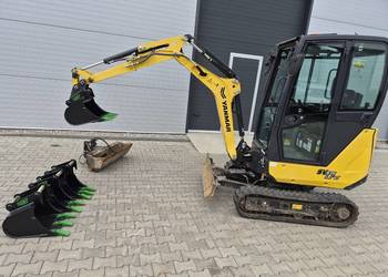 Wynajem - minikoparka Yanmar SV17VT wyposażonej w szeroki zestaw osprzętu.