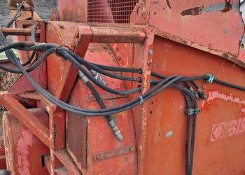 Scielarka do słomy 1,6m3 - zawieszana