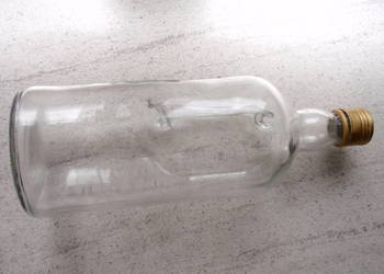 Butelka z uchwytem i zakrętką na wino sok pojemność 2,5L 2500ml.