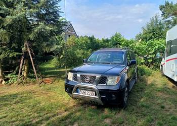 Nissan Pathfinder 4.0 V6 LE