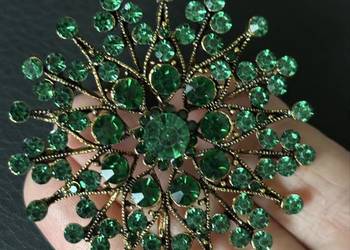 Broszka gwiazda kwiat zielona kryształki ozdoba świąteczna