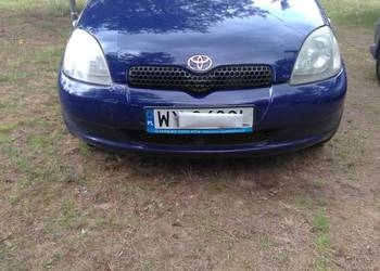 Sprzedam auto Toyota Yaris rocznik 1999 .