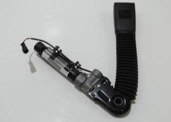 NAPINACZ PASA LEWY PRZÓD BMW F10 F11 OE 9115305