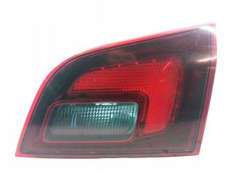 LAMPA TYŁ W KLAPĘ PRAWA KOMBI  13314053 Opel Astra IV (2009- 2020 ) J
