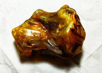 Bryłka bursztynu ok.66 gram