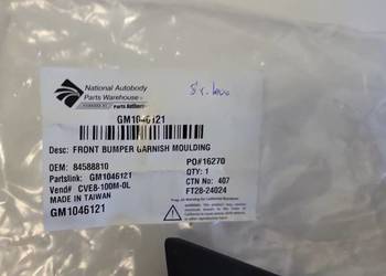 Listwa zaślepka zderzaka zewnętrznego kierowcy przód GM 1046121 CHEVROLET