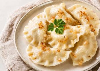 Ręcznie lepione pierogi jak u Babci