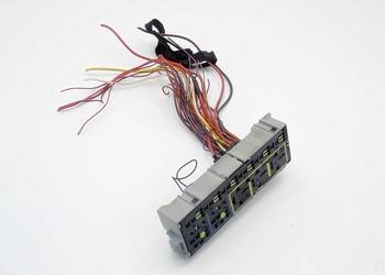 SKRZYNKA BEZPIECZNIKÓW OPEL MERIVA A FL 93363141