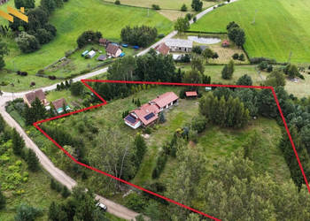 Dom ze stajnią na działce 8256 m²-Kochanówka
