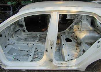 PRÓG SŁUPEK LEWY BOK HYUNDAI I20 II