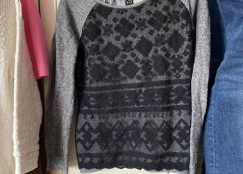 Sweterek Bershka bluza z koronkową wstawką melanż koronka