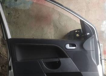 Drzwi,grill,mechanizm wycieraczek przód do Ford Fiesta mk6