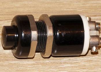 Przycisk bakelitowy monostabilny czarny 3/6 A / 250 V RETRO PRL