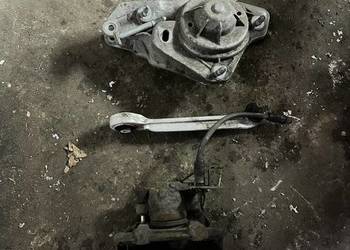 Audi A8d2 A8 D2 wahacz zacisk D2 mocowanie amortyzatora Audi A8d2