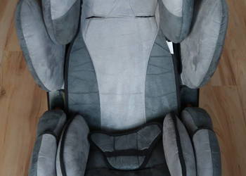 Dziecięcy fotelik samochodowy firmy RECARO Young Sport (9-18 kg)