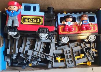 Pociąg ciuchcia LEGO Duplo używane na baterie 
Stan dobry 
Sprawny