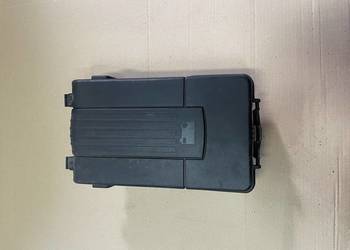 1K0915443A pokrywa obudowa akumulatora vw passat b6 volkswagen