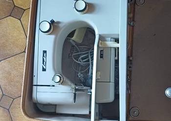 Maszyna do szycia z PRL