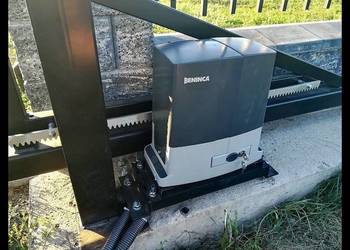 Automat Napęd do bramy przesuwnej 500kg Beninca BULL5 montaż