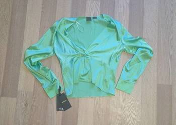 Zielona bluzka z długim rękawem