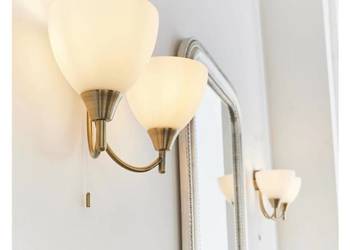 Anson Lighting Royal Antyczny mosiądz i szkło opalowe 2 Kinkiet świetlny