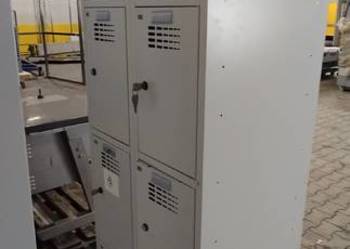 Metalowa szafa socjalna / skrytkowa BHP – 8 skrytek, zamki na klucz