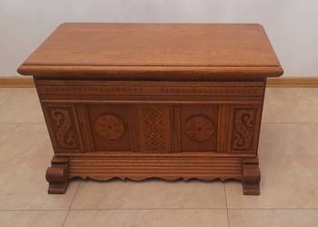 Skrzynia drewniana, kufer z litego drewna