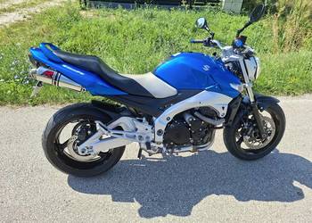 SUZUKI GSR 600