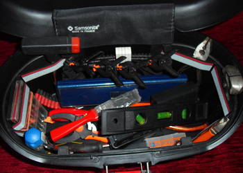 Zestaw narzędzi we francuskim kufrze